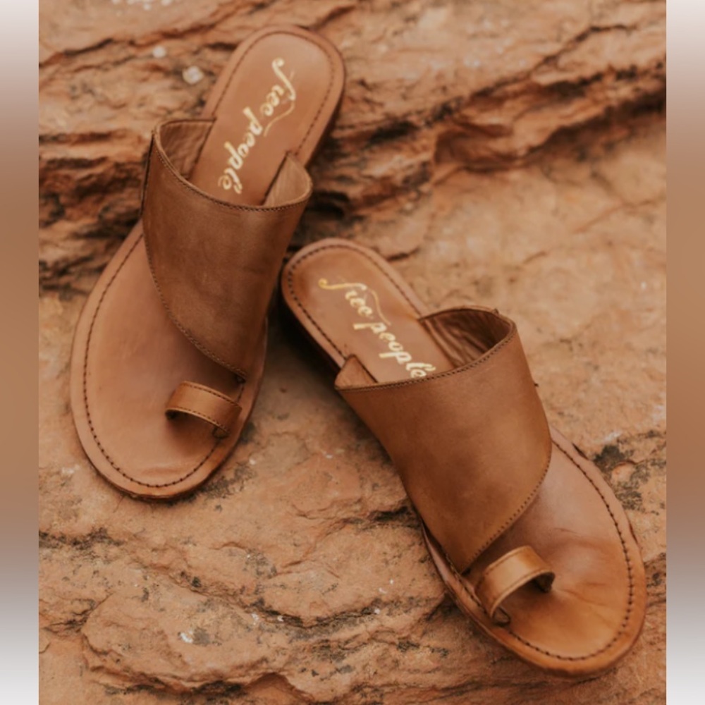 NWOB FREE PEOPLE SANDALS